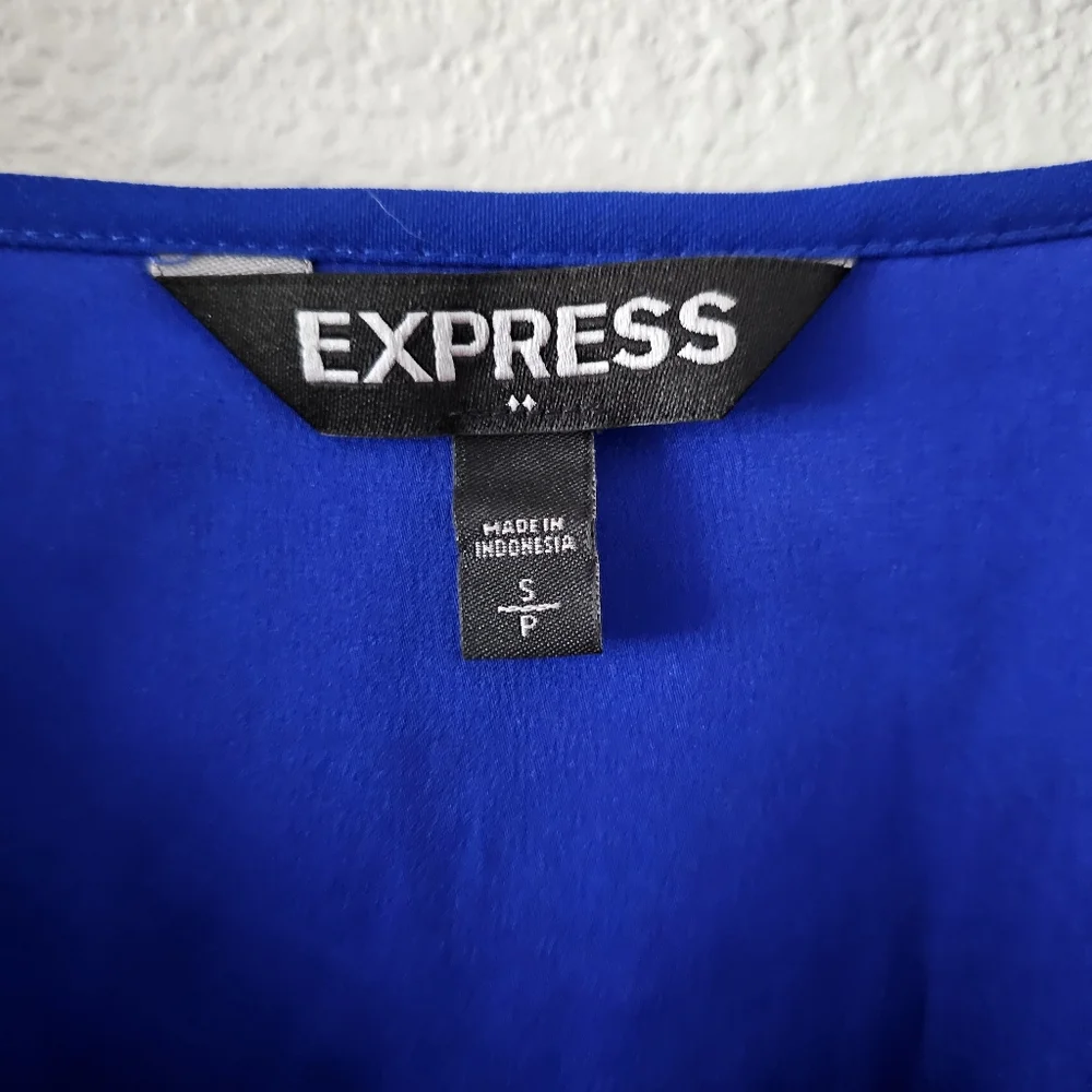 Express cobalt blue top size S petite V neckline cap sleeve - Picture 5 of 6